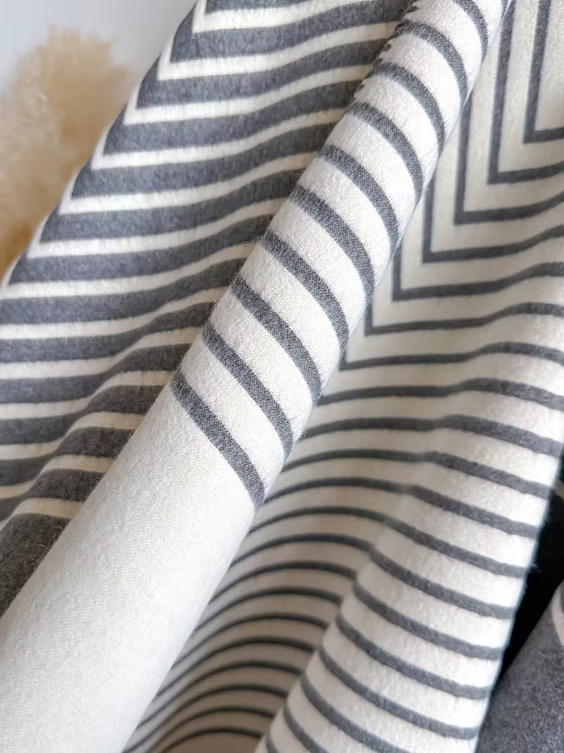 Taisija - Ters Çevrilebilir Çizgili Jakarlı Şal, Suni Kaşmir