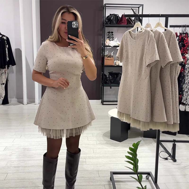 Fawnia - Kısa kollu ve Dantel Süslemeli ışıltılı mini Elbise